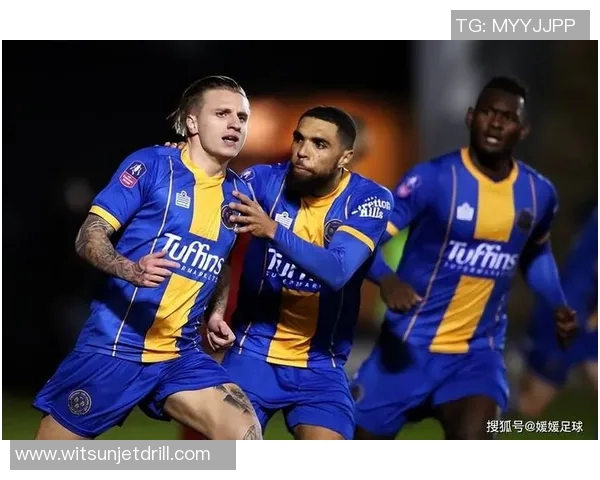 布莱克浦与什鲁斯对决精彩纷呈谁能在赛场上笑到最后